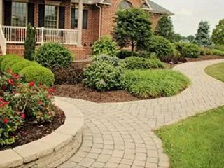 reinford-landscapes-outdoor-living-walkway